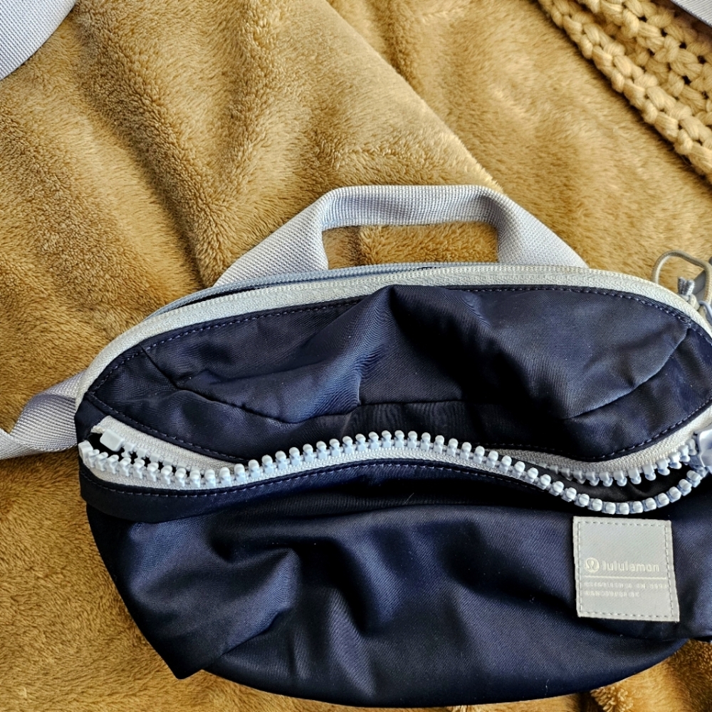 Lululemon all day essentials belt bag 2.5L